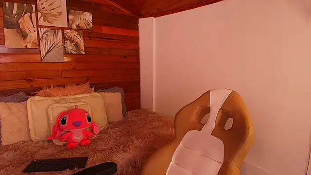 Snapshot of amber_curly chatting on 31, 10, 2025 amber curly online show from 31, 10, 2025