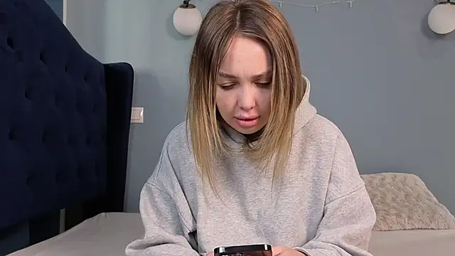 AnnaMaee online show from 17, 3, 2026