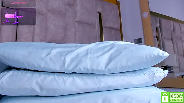 Eris Rose online show from 7, 11, 2025