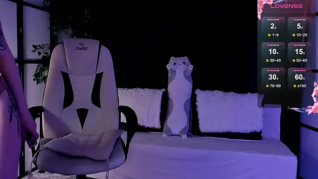 Snapshot of risingrose_ chatting on 7, 3, 2025 risingrose online show from 7, 3, 2025