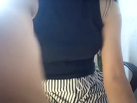 Snapshot of Haralushiaaax chatting on 7, 11, 2025 Haralushiaaax online show from 7, 11, 2025