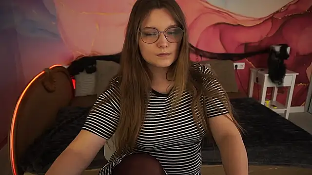 Snapshot of MagicPeachh_ chatting on 29, 10, 2025 MagicPeachh online show from 29, 10, 2025