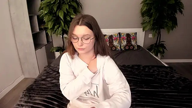 MagicPeachh  online show from 20, 11, 2025