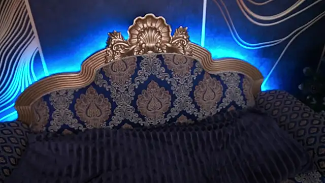 Snapshot of MagicPeachh_ chatting on 16, 12, 2025 MagicPeachh online show from 16, 12, 2025