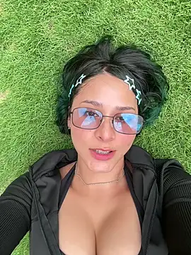 Snapshot of Ramona_Flower chatting on 4, 6, 2026 Ramona Flower online show from 4, 6, 2026