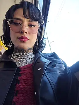 taaylor33 online show from 9, 2, 2026