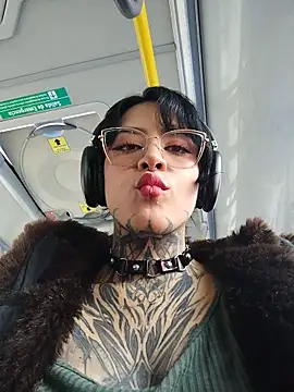 taaylor33 online show from 10, 3, 2026