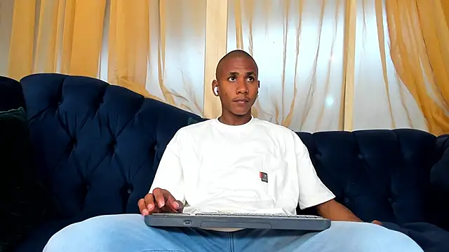 Ethan Fox11 online show from 4, 2, 2025