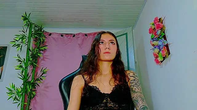 scarlet-jonesx online show from 19, 3, 2026