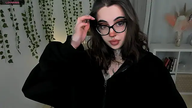 Snapshot of Dixi_Pixi_ chatting on 4, 7, 2026 Dixi Pixi online show from 4, 7, 2026