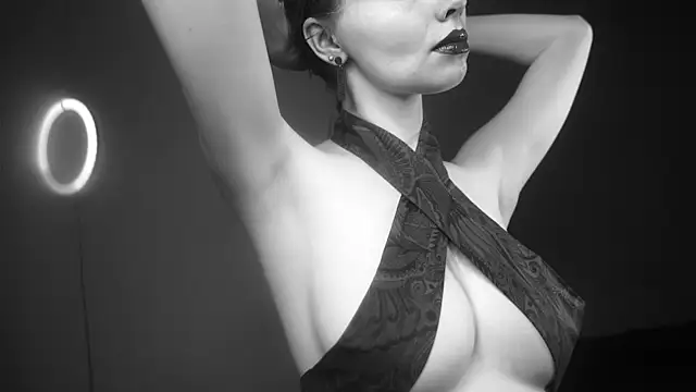 Snapshot of ginger_hugs chatting on 23, 10, 2025 ginger hugs online show from 23, 10, 2025