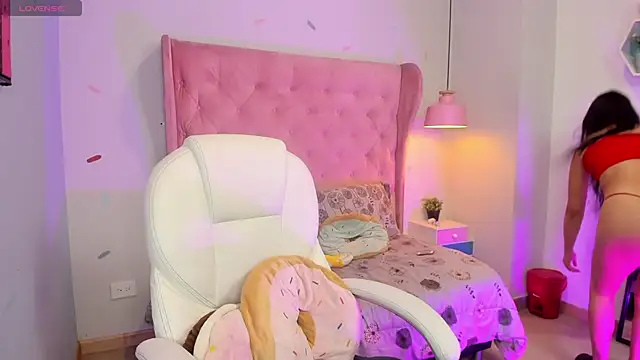 Chloe fischer  online show from 14, 2, 2026