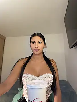 Kimm khalifa online show from 22, 6, 2026