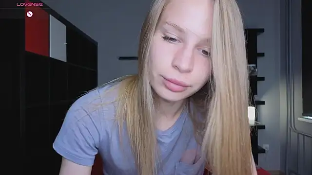 Snapshot of Elis_Fox chatting on 24, 6, 2026 Elis Fox online show from 24, 6, 2026