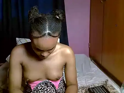 Queen petite  online show from 29, 6, 2026
