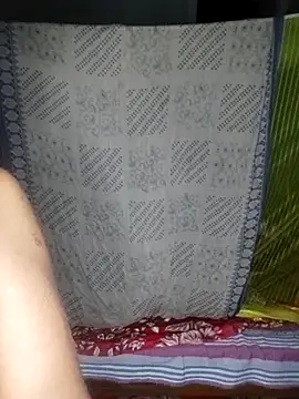 Snapshot of Young_couple143 chatting on 23, 11, 2025 Young couple143 online show from 23, 11, 2025