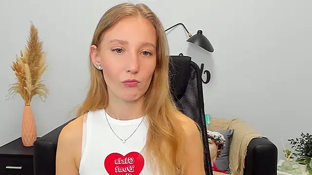 LolaWilsons online show from 3, 2, 2025