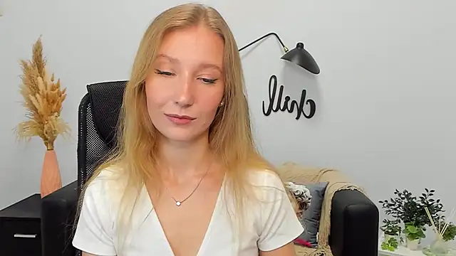 LolaWilsons online show from 19, 2, 2025