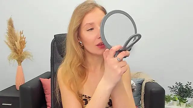 LolaWilsons online show from 2, 3, 2025