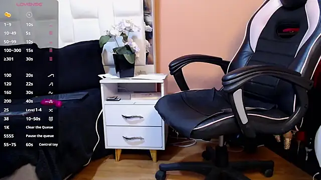 LiaTaylorr online show from 5, 5, 2026