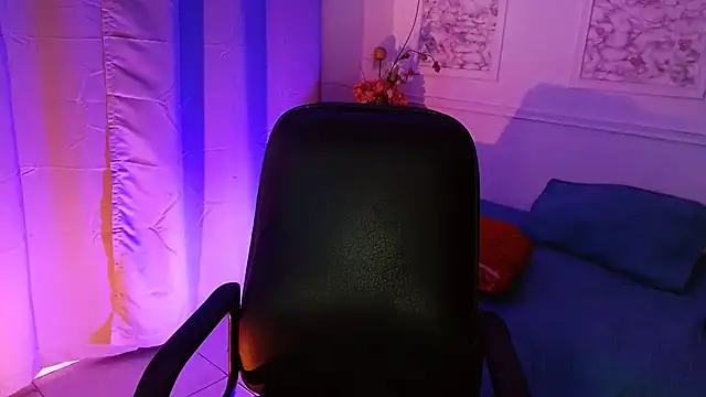 Snapshot of Susana_hank2 chatting on 22, 2, 2025 Susana hank2 online show from 22, 2, 2025