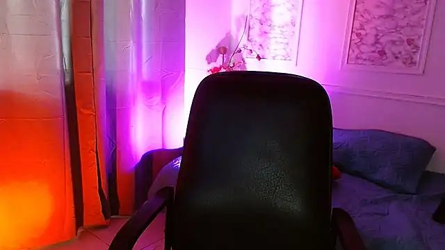 Snapshot of Susana_hank2 chatting on 24, 2, 2025 Susana hank2 online show from 24, 2, 2025