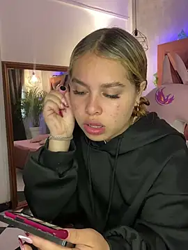 Haelycute online show from 12, 2, 2025