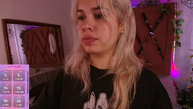 Haelycute online show from 25, 10, 2025