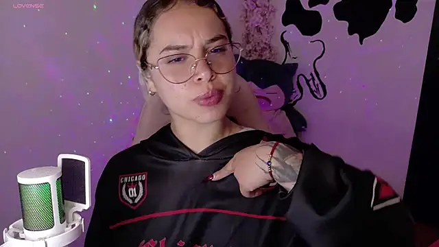 Haelycute online show from 30, 7, 2026