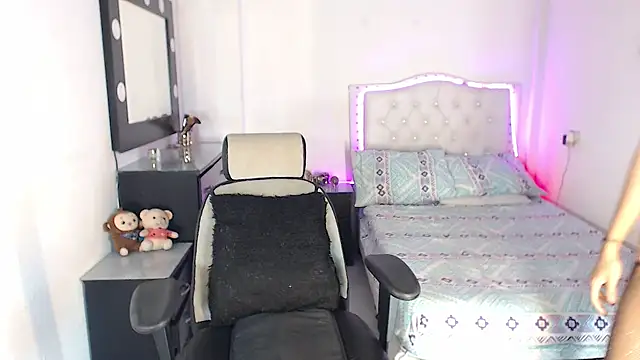 Alexia Dolly online show from 2, 12, 2024