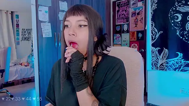 Snapshot of melissahowl chatting on 8, 10, 2025 melissahowl online show from 8, 10, 2025