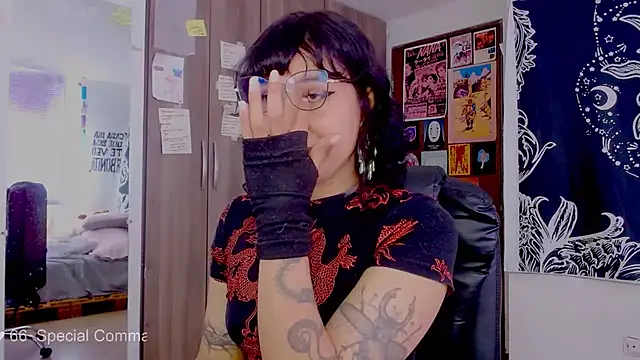 Snapshot of melissahowl chatting on 12, 10, 2025 melissahowl online show from 12, 10, 2025