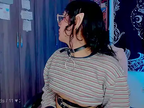 Snapshot of melissahowl chatting on 28, 10, 2025 melissahowl online show from 28, 10, 2025