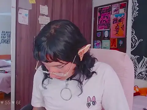 Snapshot of melissahowl chatting on 2, 11, 2025 melissahowl online show from 2, 11, 2025