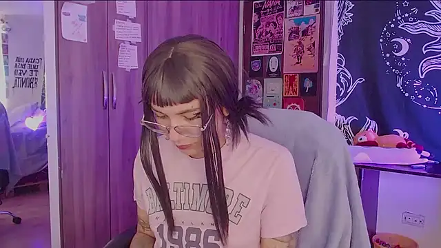 Snapshot of melissahowl chatting on 24, 11, 2025 melissahowl online show from 24, 11, 2025