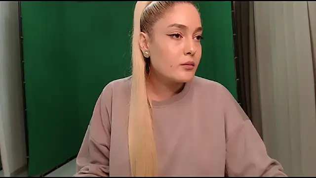 Snapshot of HotFireBabe_ chatting on 5, 5, 2026 HotFireBabe online show from 5, 5, 2026