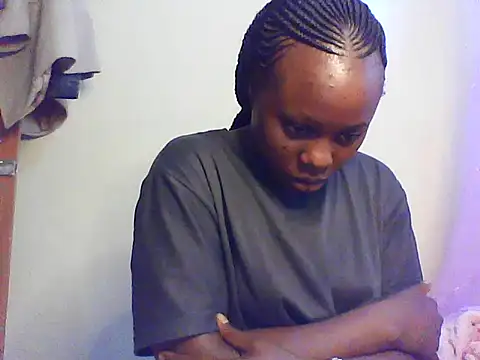 Snapshot of EBONYVANILLA02 chatting on 10, 10, 2025 EBONYVANILLA02 online show from 10, 10, 2025