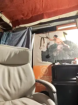 Snapshot of Gillygilly76 chatting on 30, 10, 2025 Gillygilly76 online show from 30, 10, 2025