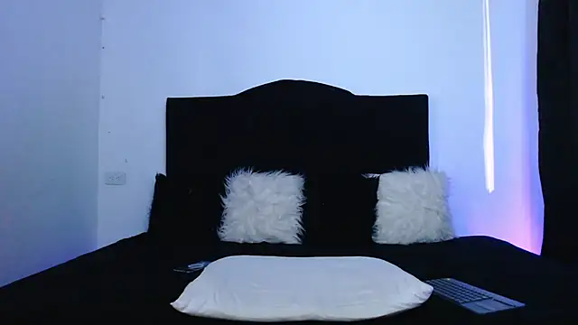 Snapshot of Jennifer_Louisee chatting on 19, 12, 2024 Jennifer Louisee online show from 19, 12, 2024