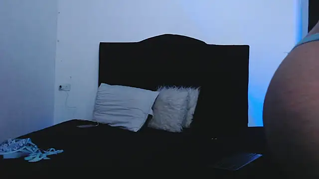 Snapshot of Jennifer_Louisee chatting on 13, 2, 2025 Jennifer Louisee online show from 13, 2, 2025