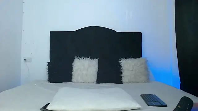 Snapshot of Jennifer_Louisee chatting on 19, 2, 2025 Jennifer Louisee online show from 19, 2, 2025