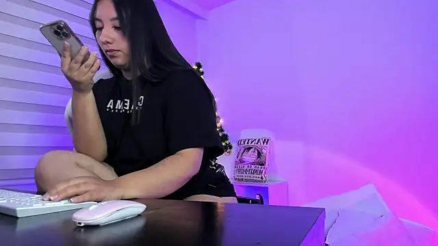 Snapshot of Gaby_Miller22 chatting on 11, 12, 2024 Gaby Miller22 online show from 11, 12, 2024