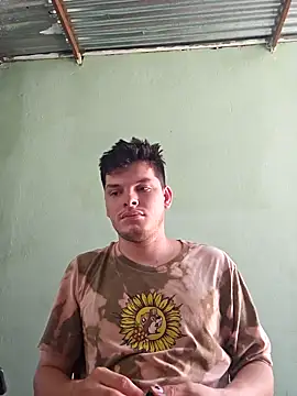 Snapshot of _Ottis_ chatting on 29, 12, 2024  Ottis  online show from 29, 12, 2024
