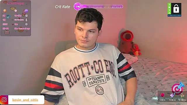 Snapshot of _Ottis_ chatting on 10, 1, 2025  Ottis  online show from 10, 1, 2025