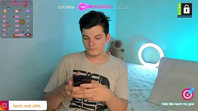 Snapshot of _Ottis_ chatting on 16, 1, 2025  Ottis  online show from 16, 1, 2025