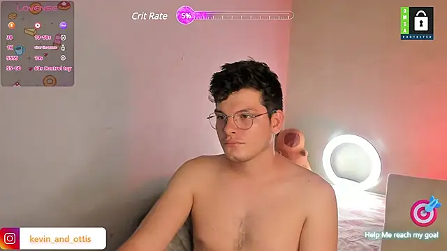 Snapshot of _Ottis_ chatting on 17, 1, 2025  Ottis  online show from 17, 1, 2025