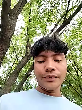 Snapshot of _Ottis_ chatting on 8, 10, 2025  Ottis  online show from 8, 10, 2025