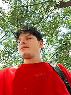 Snapshot of _Ottis_ chatting on 18, 10, 2025  Ottis  online show from 18, 10, 2025