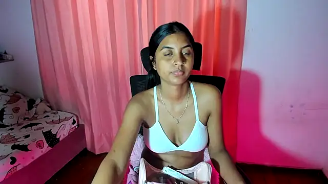 Snapshot of FalakRese chatting on 8, 9, 2025 FalakRese online show from 8, 9, 2025