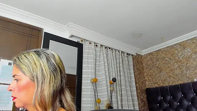 stella xue online show from 3, 3, 2025